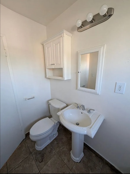 More Photos Of 7047 Fulton Ave, North Hollywood Apartments For Sale