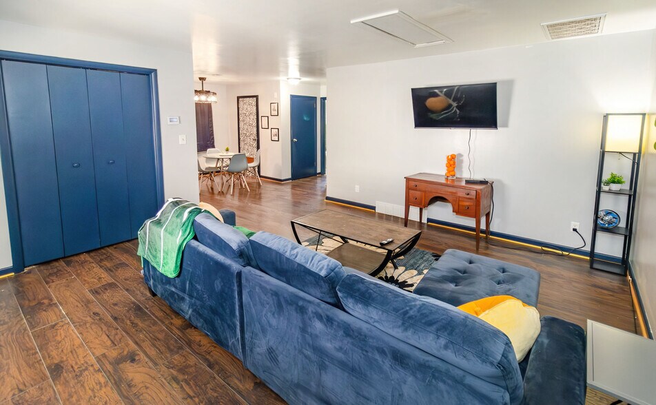 More Photos Of 903 Edgar St, Evansville Multifamily For Sale