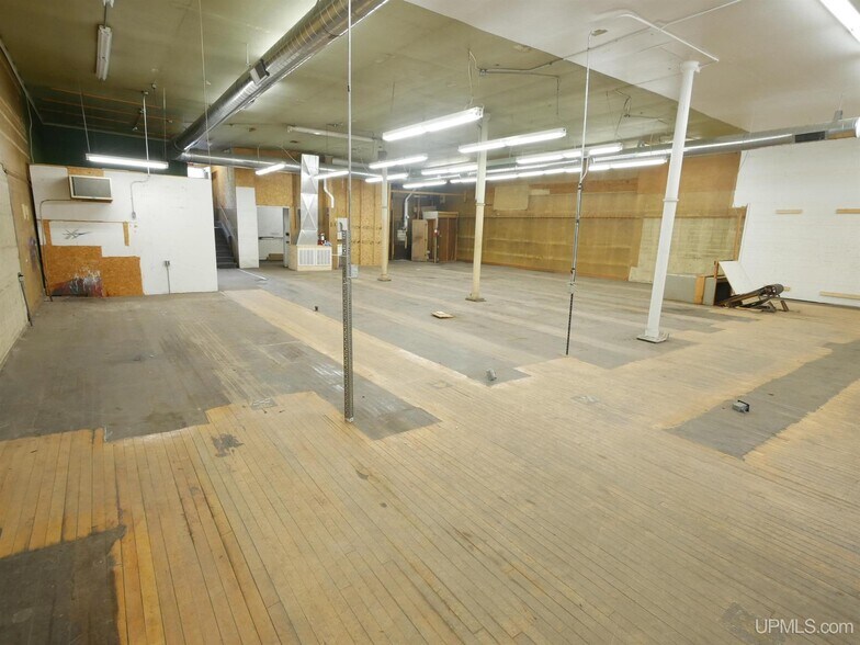 More Photos Of 121 Quincy St, Hancock Storefront Retail Residential For Sale