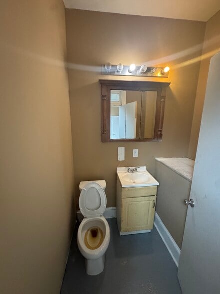 More Photos Of 2449 Shirley Ave, Baltimore Flex For Sale