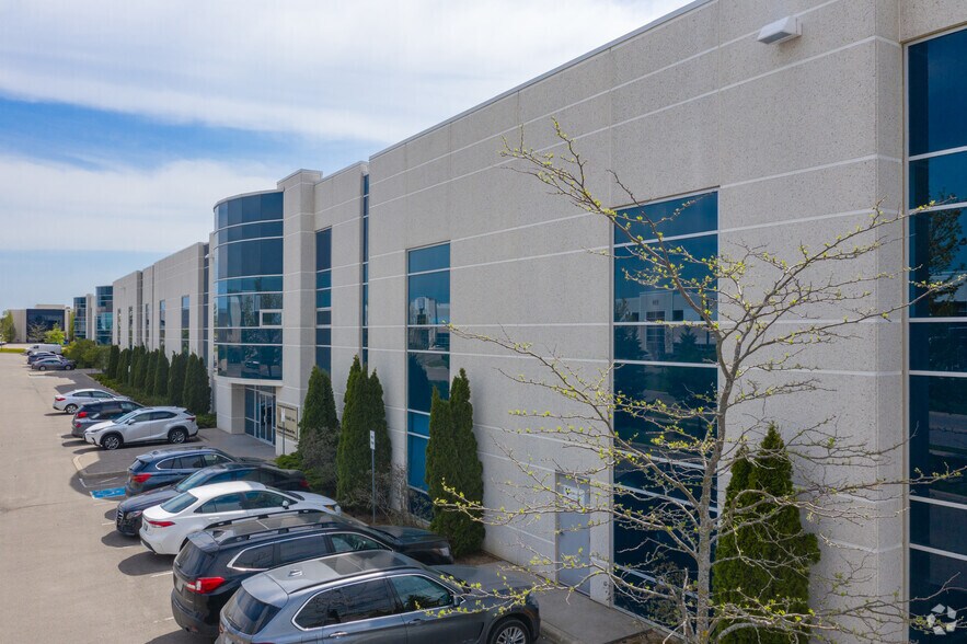 More Photos Of 159 Don Hillock Dr, Aurora Warehouse For Lease