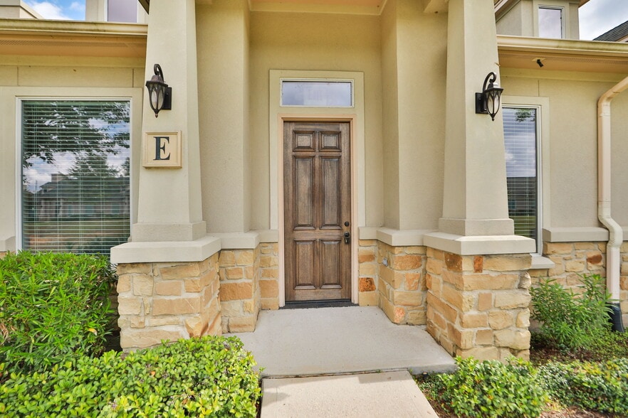 More Photos Of 11607 Spring Cypress Rd, Tomball Office For Sale