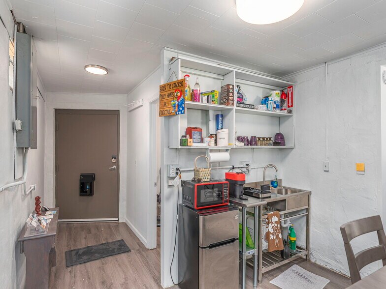 More Photos Of 491 Allens Creek Rd, Waynesville Medical For Lease