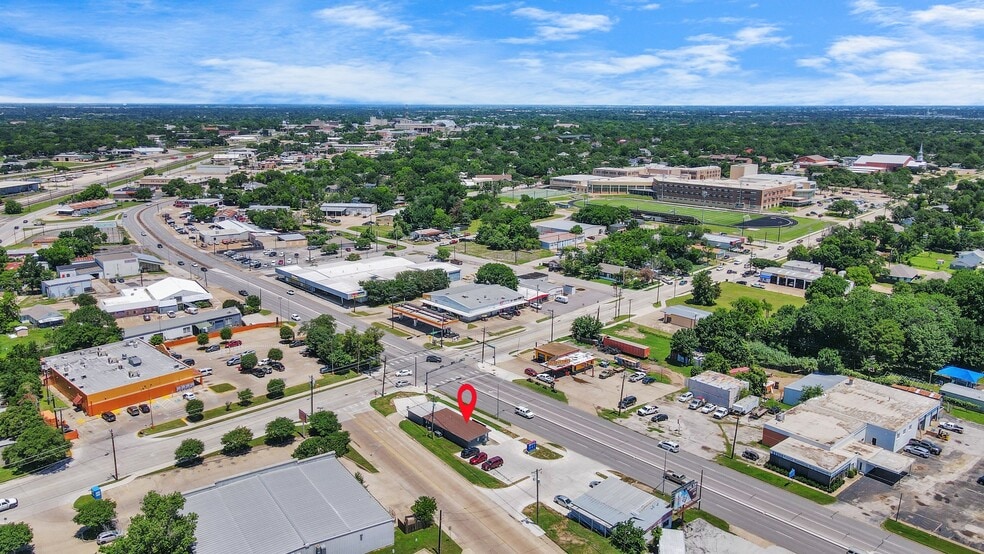 More Photos Of 1400-1402 S Texas Ave, Bryan General Retail For Sale