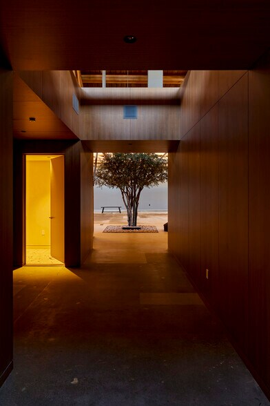 More Photos Of 1144-1146 N Las Palmas Ave, Los Angeles Loft Creative Space For Sale