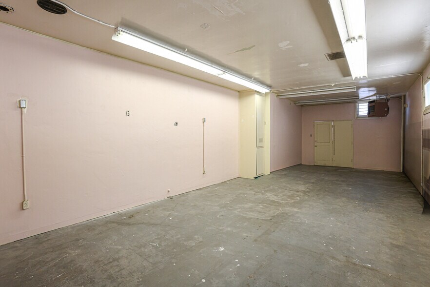 More Photos Of 2117-2119 E 7th St, Long Beach Storefront Retail Residential For Sale