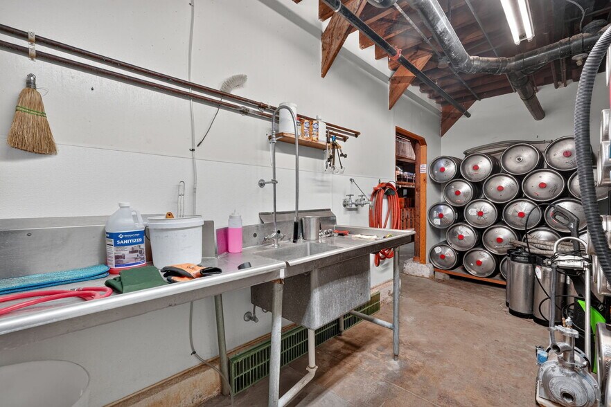 More Photos Of 615 S 1st Ave, Pocatello Restaurant For Sale