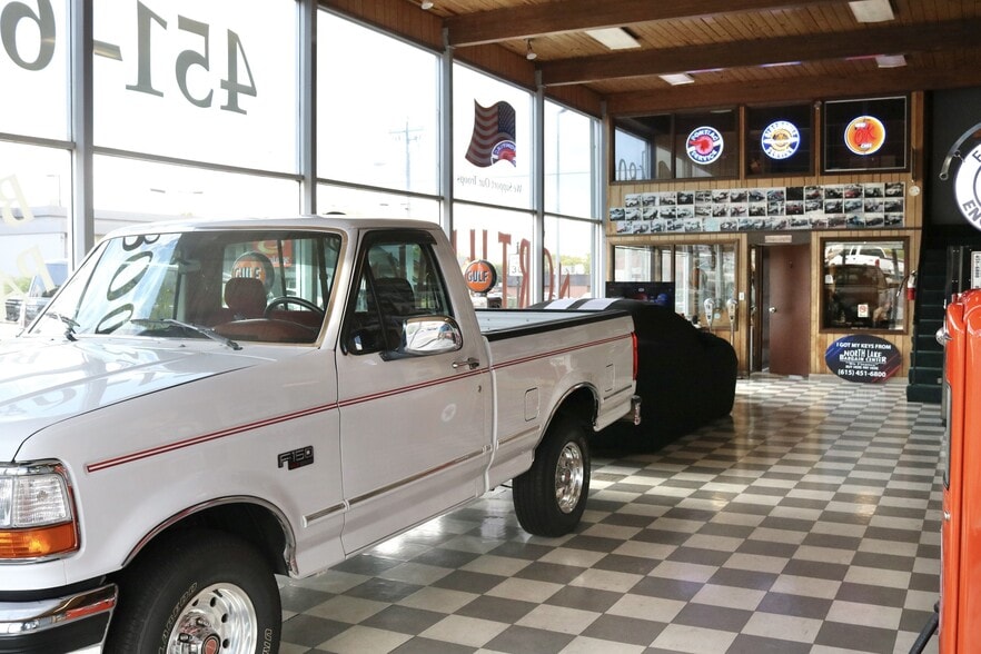 More Photos Of 214 W Main St, Gallatin Auto Dealership For Lease