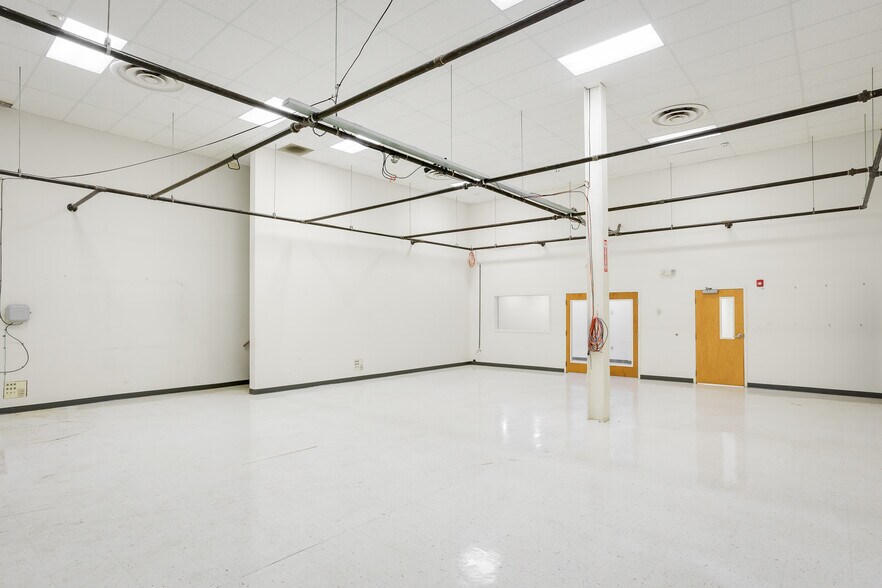 More Photos Of 502 S Court St, Florence Industrial For Sale