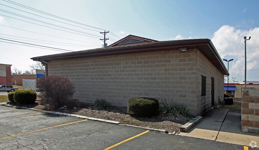 More Photos Of 513 Lincoln Hwy, Fairview Heights Freestanding For Sale