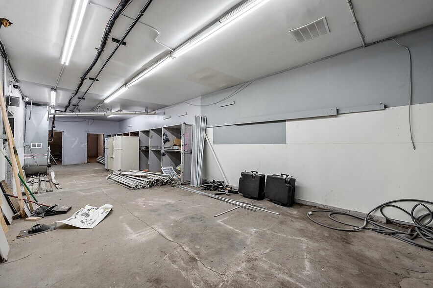 More Photos Of 20934 Van Dyke Ave, Warren Storefront Retail Residential For Lease