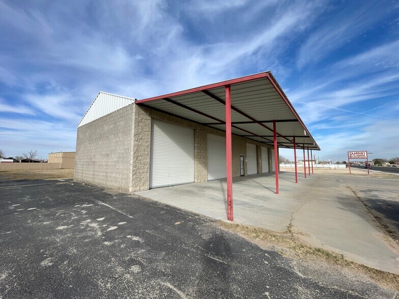 More Photos Of 8444 W University Blvd, Odessa Freestanding For Sale