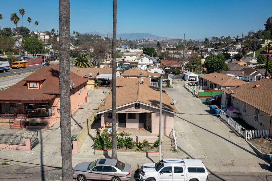 More Photos Of 4607 Fern Pl, Los Angeles Apartments For Sale
