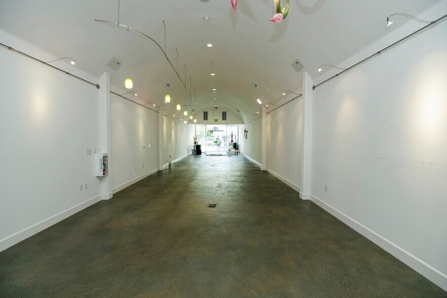 More Photos Of 918 10th St, Modesto Storefront Retail Office For Sale