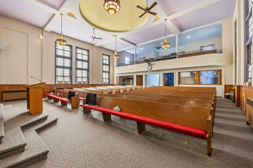More Photos Of 224 SW 3rd St, Ankeny Specialty For Sale