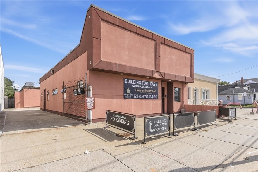 Primary Photo Of 816 Hempstead Tpke, Franklin Square Office For Lease