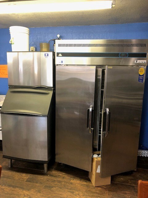 More Photos Of 2 E James St, Sterling Convenience Store For Sale