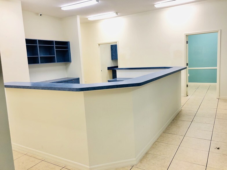 More Photos Of 1708-1718 Lexington Green Ln, Sanford Medical For Sale