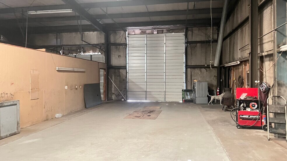 More Photos Of 3801 SE 22nd Ave, Amarillo Warehouse For Sale