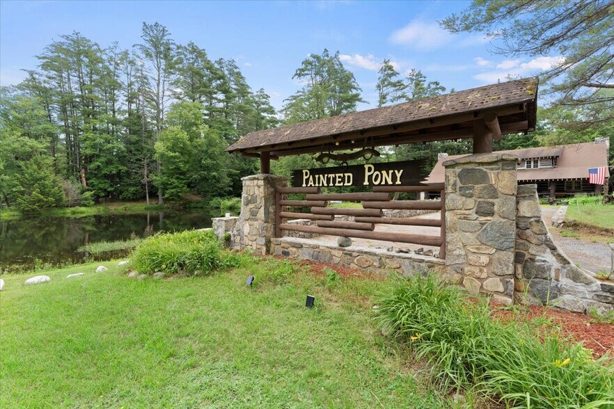 More Photos Of 746 Howe Rd, Lake Luzerne Hotel For Sale