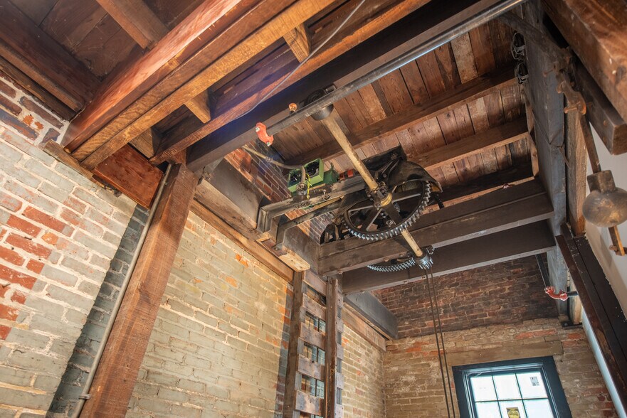 More Photos Of 225 Mason Ave, Cape Charles Storefront For Sale