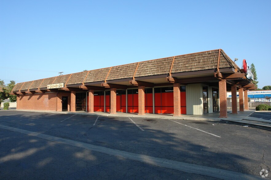 More Photos Of 1725 S Mooney Blvd, Visalia Freestanding For Lease