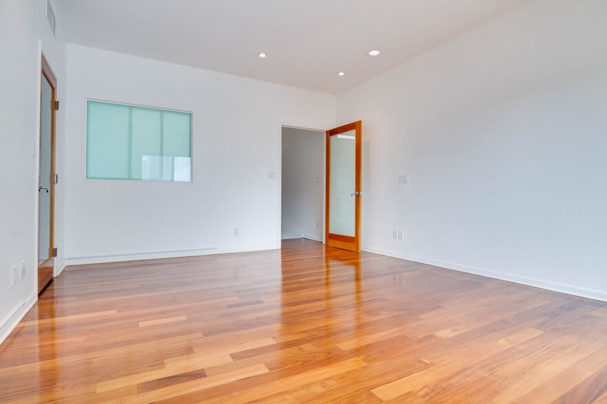 More Photos Of 1411-1413 Cloverfield Blvd, Santa Monica Apartments For Sale