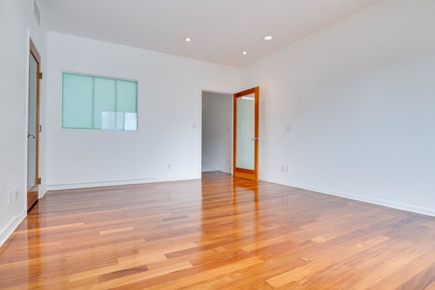 More Photos Of 1411-1413 Cloverfield Blvd, Santa Monica Apartments For Sale