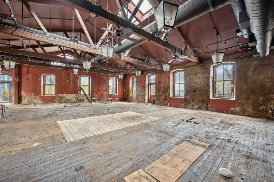 More Photos Of 2 Rector St, Philadelphia Freestanding For Sale