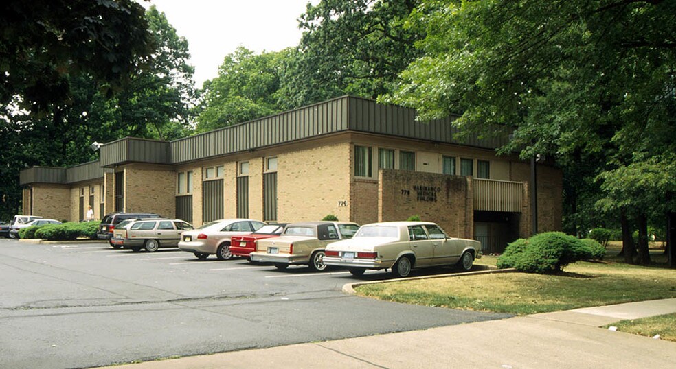 More Photos Of 776 E 3rd Ave, Roselle Medical For Lease
