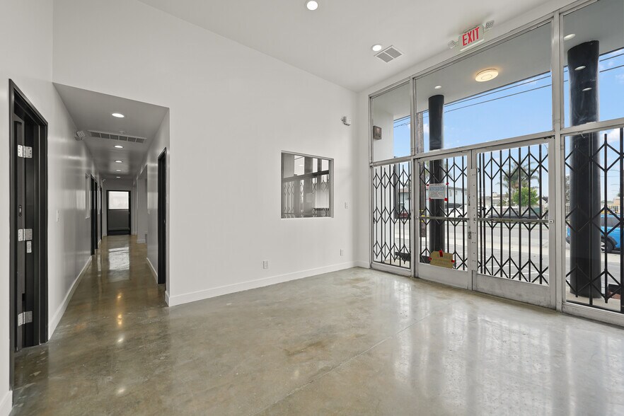 More Photos Of 13214 Crenshaw Blvd, Gardena Warehouse For Lease