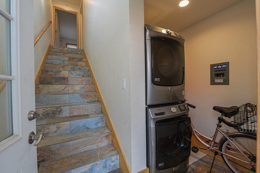 More Photos Of 322 N Main St, Gunnison Office Residential For Sale