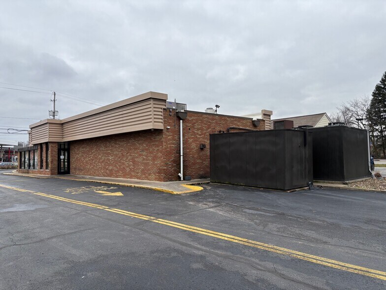 More Photos Of 1266 Canton Rd, Akron Fast Food For Lease
