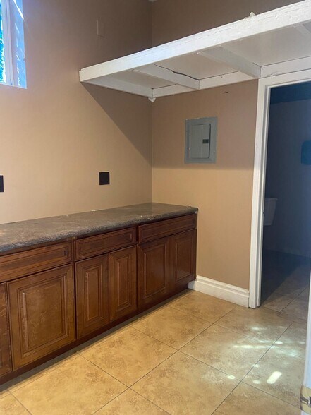 More Photos Of 560 El Cajon Blvd, El Cajon Storefront For Lease