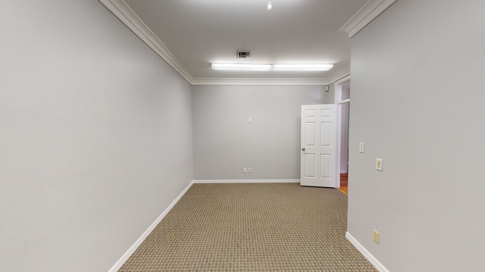 More Photos Of 2127 10th Ave, Vero Beach Office Residential For Sale