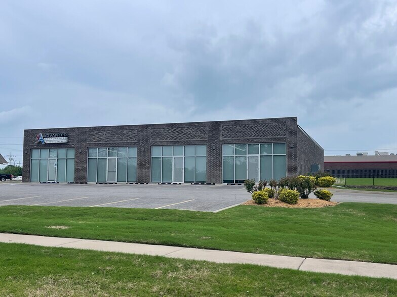 More Photos Of 524 W Iola St, Broken Arrow Medical For Sale