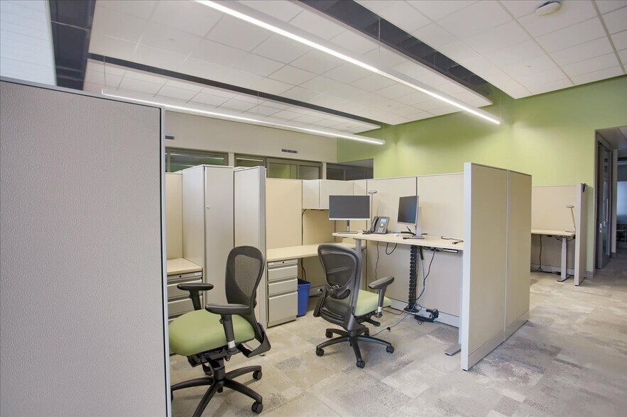 More Photos Of 1000 N Cameron St, Harrisburg Flex For Lease