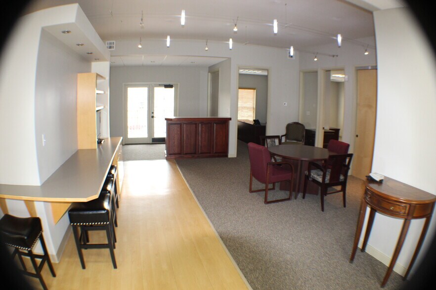 More Photos Of 3432 W Truman Blvd, Jefferson City Office For Sale