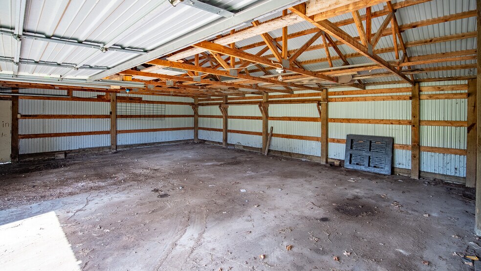 More Photos Of 900 Shields Ave, Wabasha General Retail For Sale