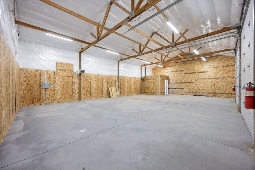 More Photos Of 221 Hamilton Rd, Moses Lake Warehouse For Lease
