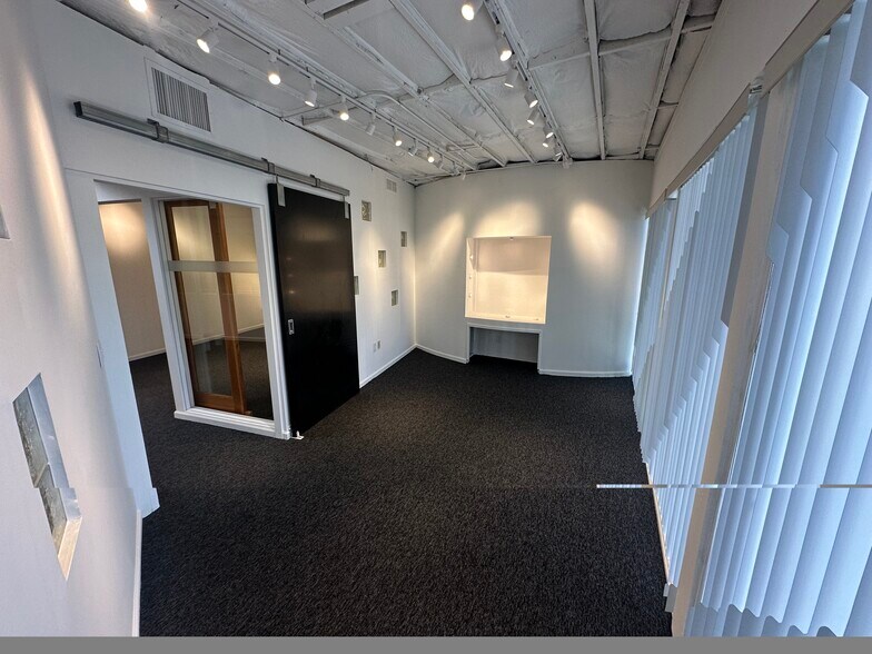 More Photos Of 1912 F St, Sacramento Office For Lease