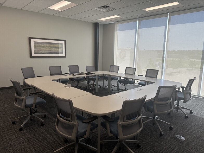 More Photos Of 2700 S Lorraine Pl, Sioux Falls Office For Lease