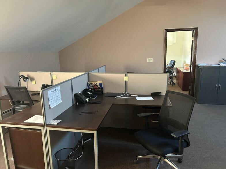 More Photos Of 9 Degnon Blvd, Bay Shore Office For Sale