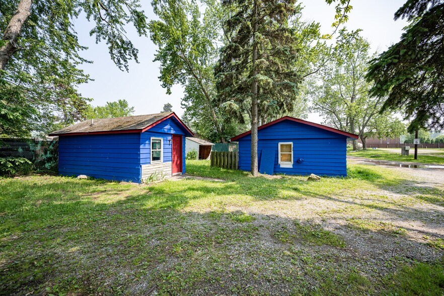 More Photos Of 8230 Highland Rd, White Lake Hotel For Sale