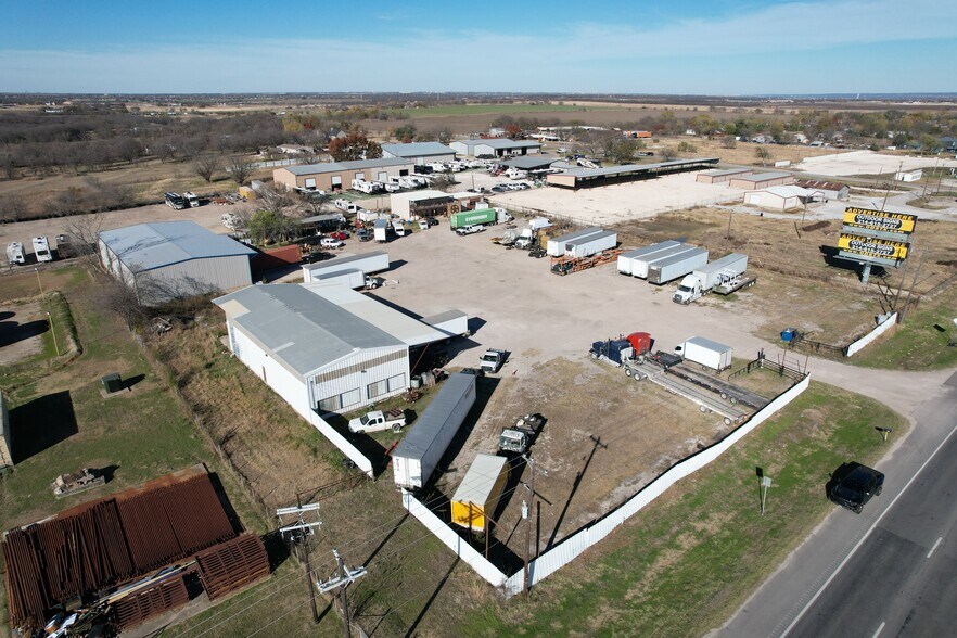 More Photos Of 9701 E Highway 67, Alvarado Service For Sale