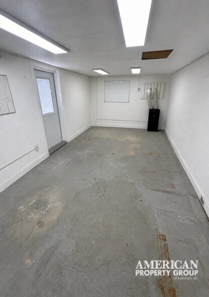 More Photos Of 155 W Dearborn St, Englewood Storefront Retail Office For Lease