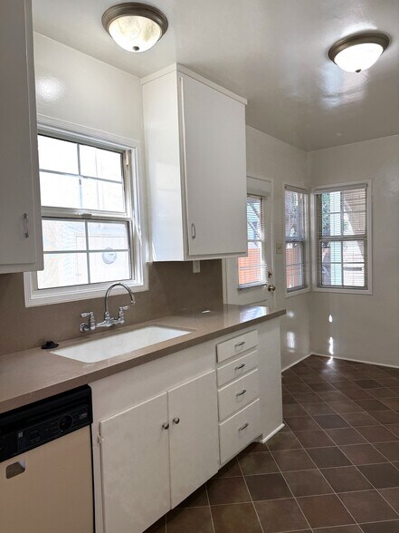 More Photos Of 143 Pomona Ave, Long Beach Apartments For Sale