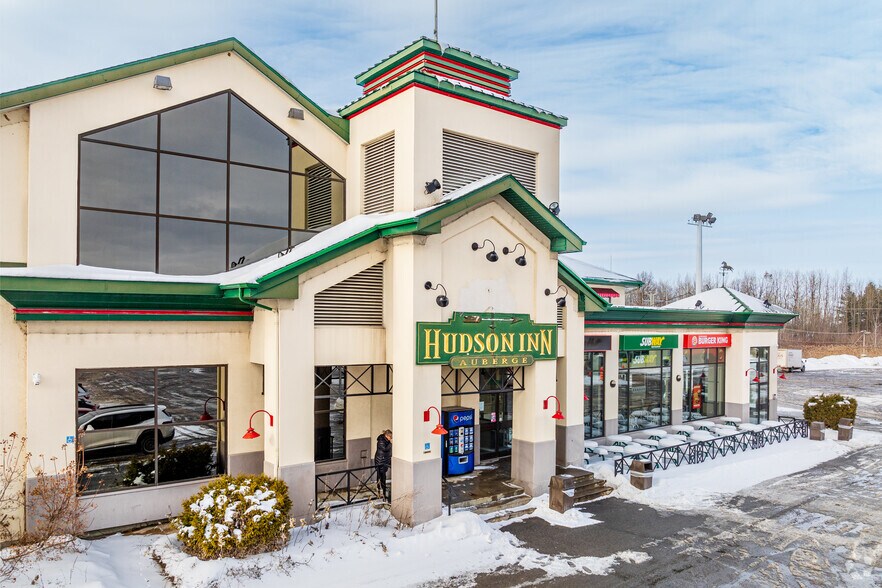 More Photos Of 100 Rte 201, Rigaud Restaurant For Lease