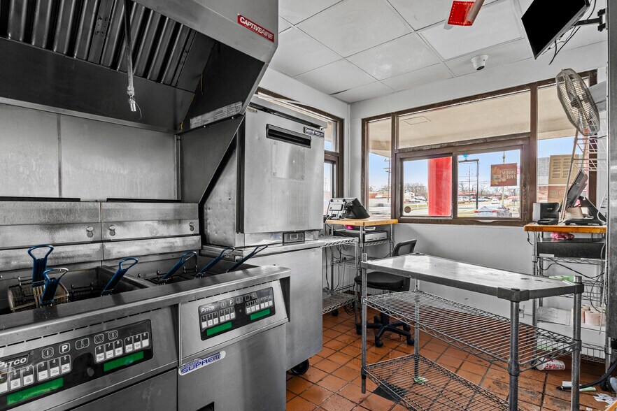 More Photos Of 1478 W Lexington Ave, Winchester Fast Food For Lease