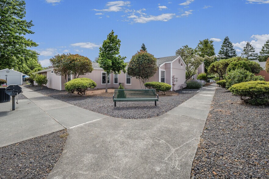 More Photos Of 1475 Baechtel Rd, Willits Apartments For Sale